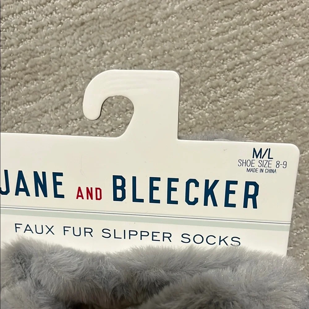 Jane and Bleecker Faux Fir Gray Cozy Slipper Socks - Picture 3 of 5